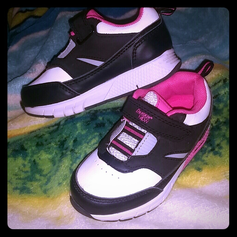 Little girls sneakers